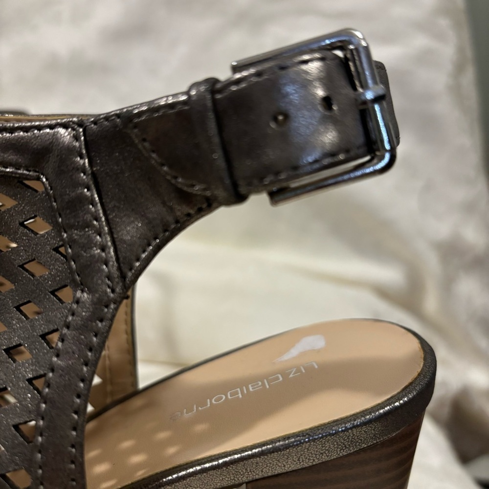 NWOT Liz Claiborne Pewter Sling Back Block Heel, Size 9 - Picture 6 of 12